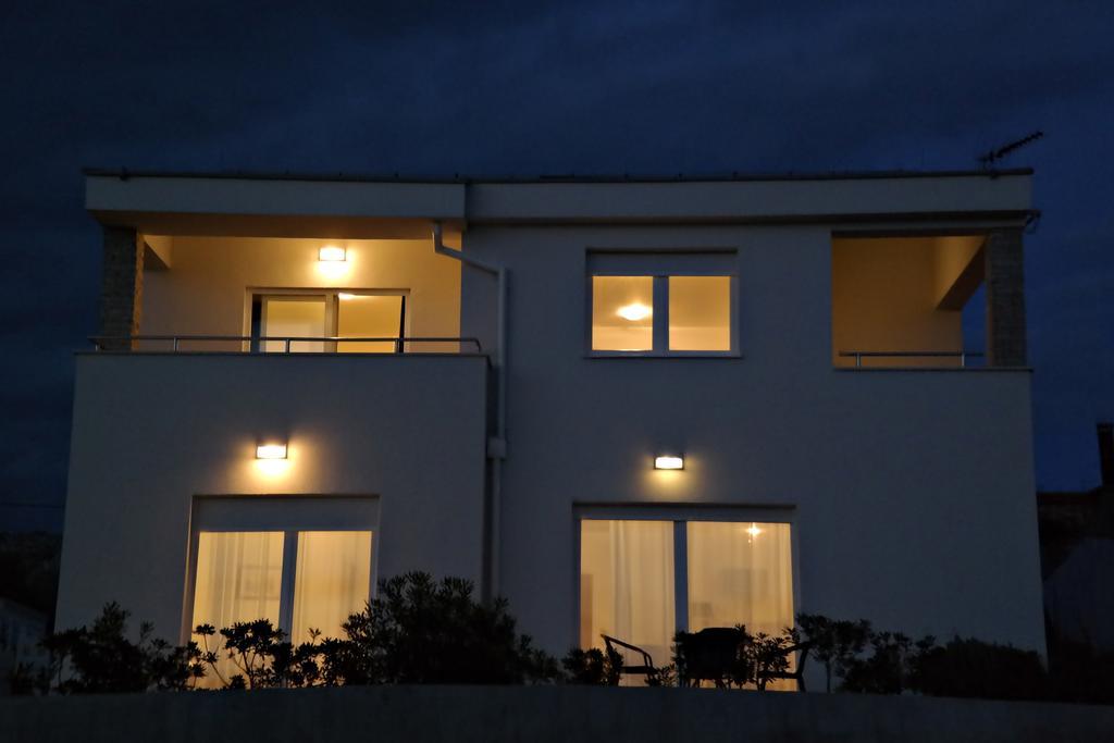 House Natali 70M From The Beach - Free Ev Top Up ルティナ エクステリア 写真