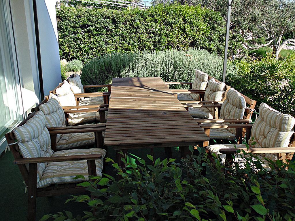 House Natali 70M From The Beach - Free Ev Top Up ルティナ エクステリア 写真