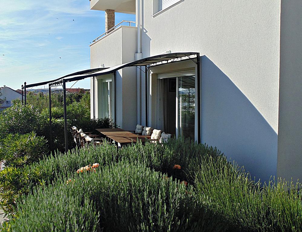 House Natali 70M From The Beach - Free Ev Top Up ルティナ エクステリア 写真