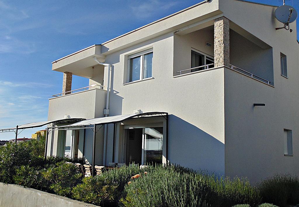 House Natali 70M From The Beach - Free Ev Top Up ルティナ エクステリア 写真