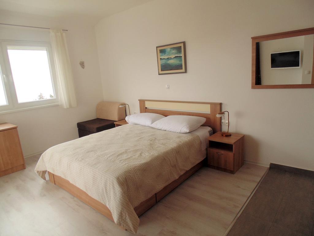 House Natali 70M From The Beach - Free Ev Top Up ルティナ エクステリア 写真