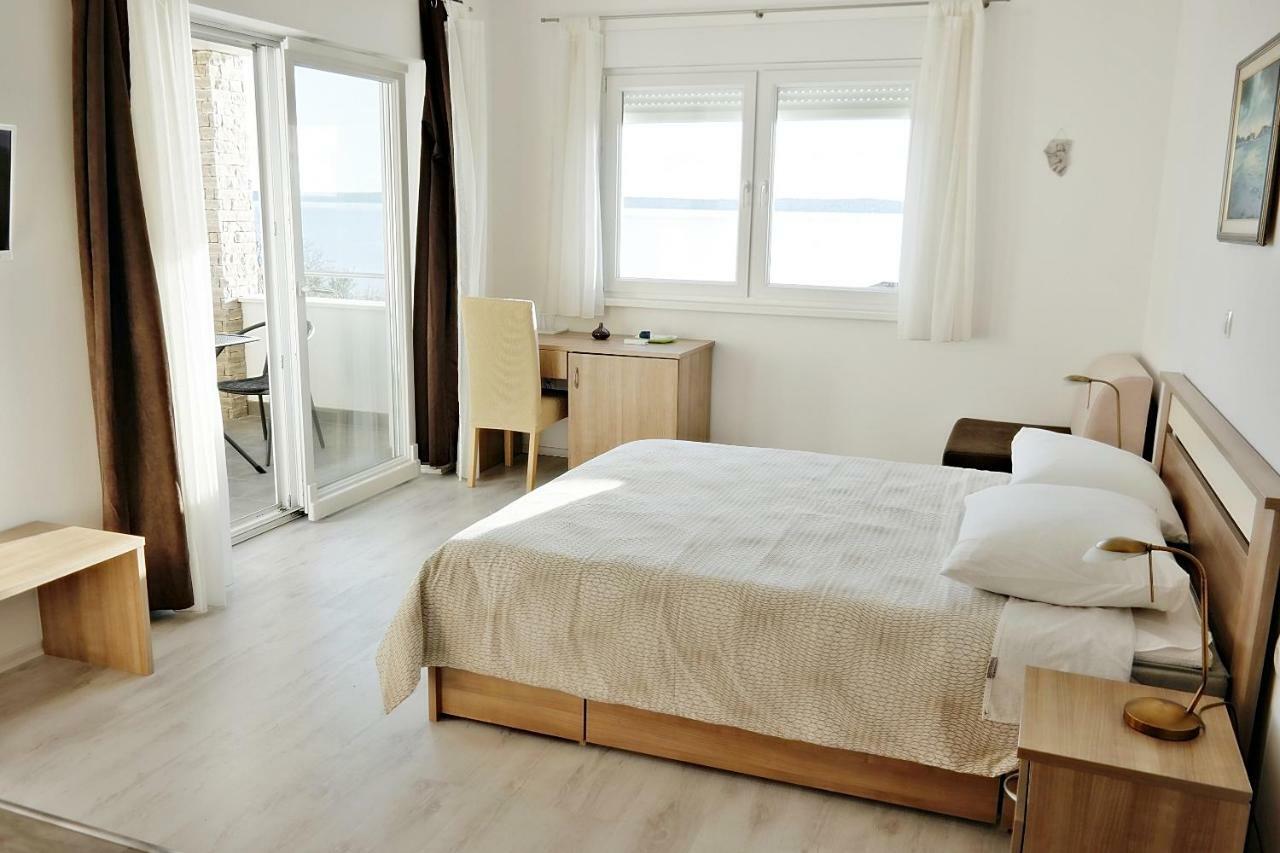 House Natali 70M From The Beach - Free Ev Top Up ルティナ エクステリア 写真