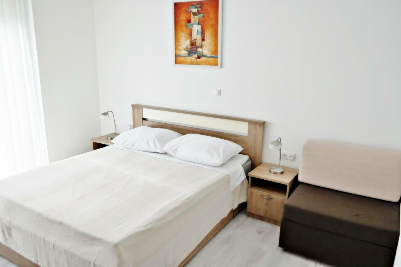 House Natali 70M From The Beach - Free Ev Top Up ルティナ エクステリア 写真