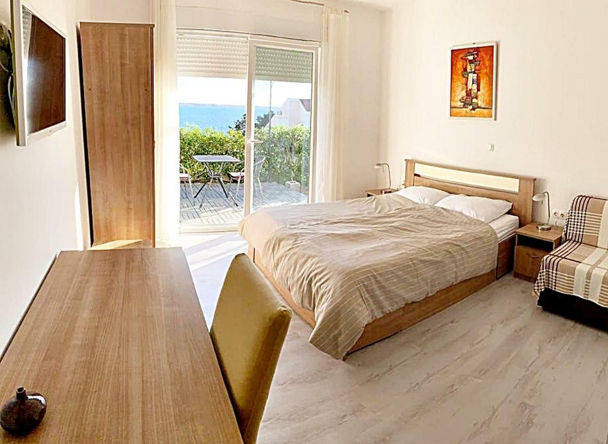 House Natali 70M From The Beach - Free Ev Top Up ルティナ エクステリア 写真