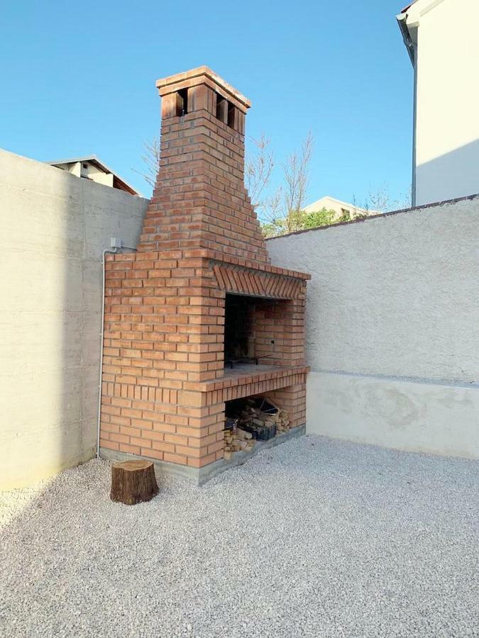 House Natali 70M From The Beach - Free Ev Top Up ルティナ エクステリア 写真